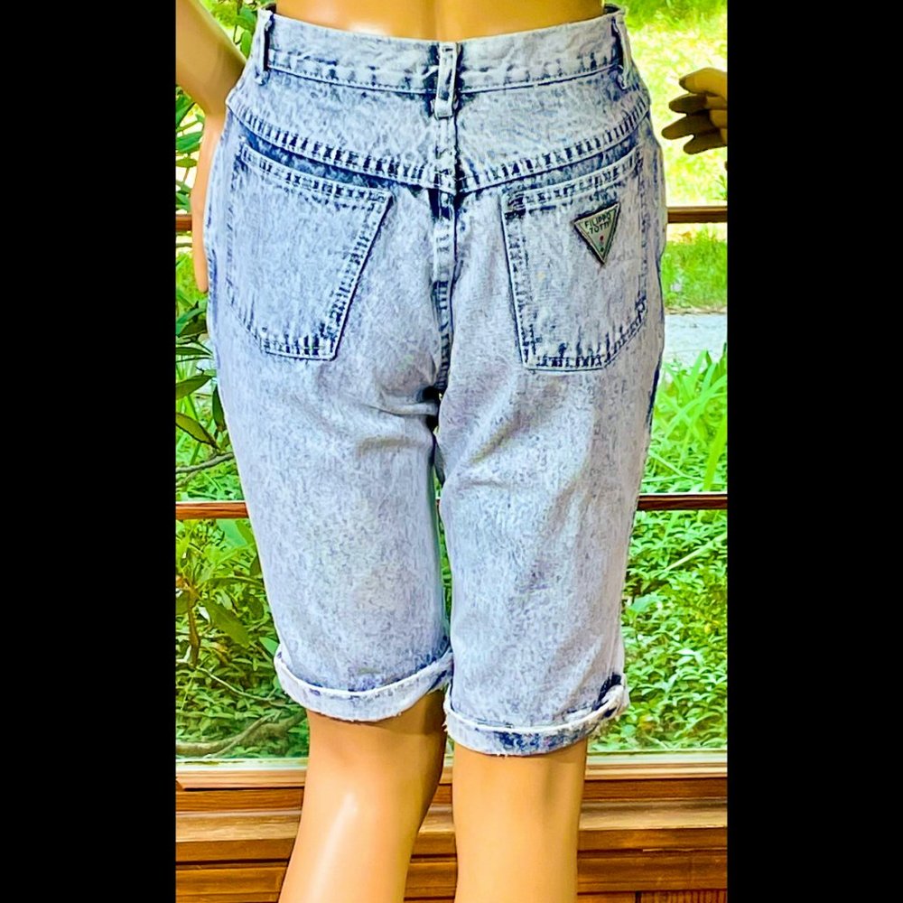⭐️HP⭐️VTG▪️FILIPPO-TOTTI▪️Floral Embroidered Distressed Acid Wash Denim Shorts - Picture 2 of 14
